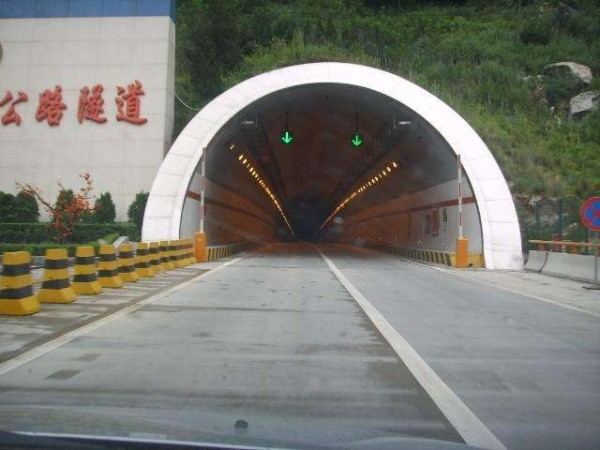 高速公路隧道機電設(shè)備與環(huán)境安全監(jiān)控系統(tǒng)，給個報價！